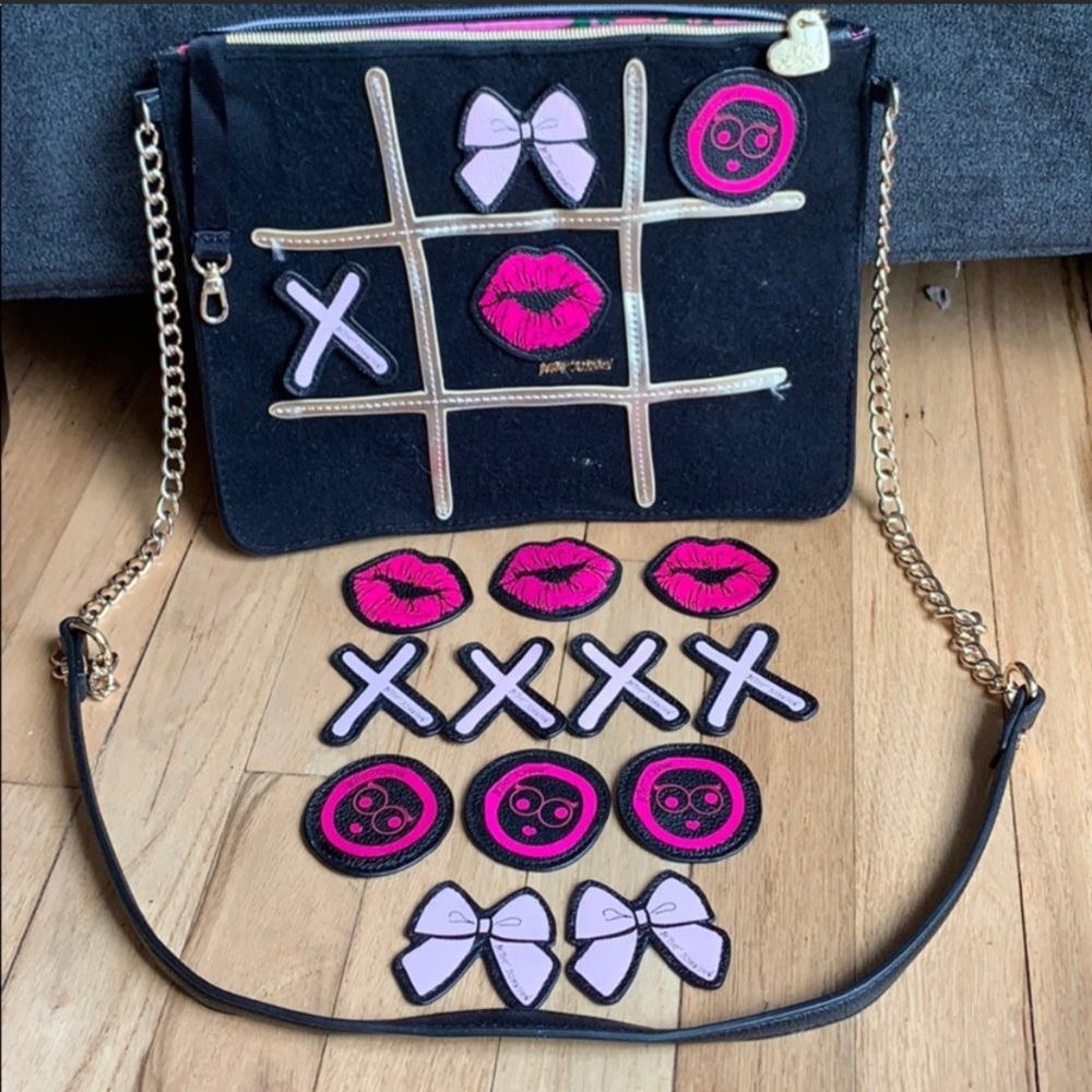 Betsey Johnson Super Adorable purse tic tax toe ❤️ 💋
